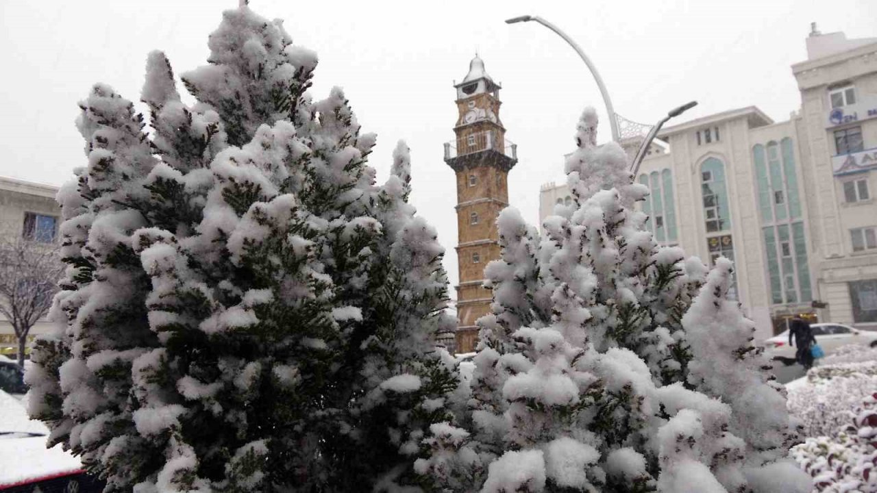 Yozgat’ta kar yağışı etkili oldu