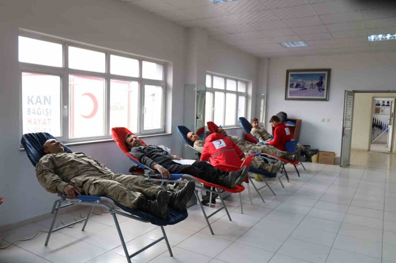 Ağrı’da Jandarmadan Kızılay’a kan desteği