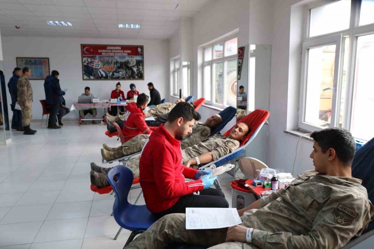 Ağrı’da Jandarmadan Kızılay’a kan desteği