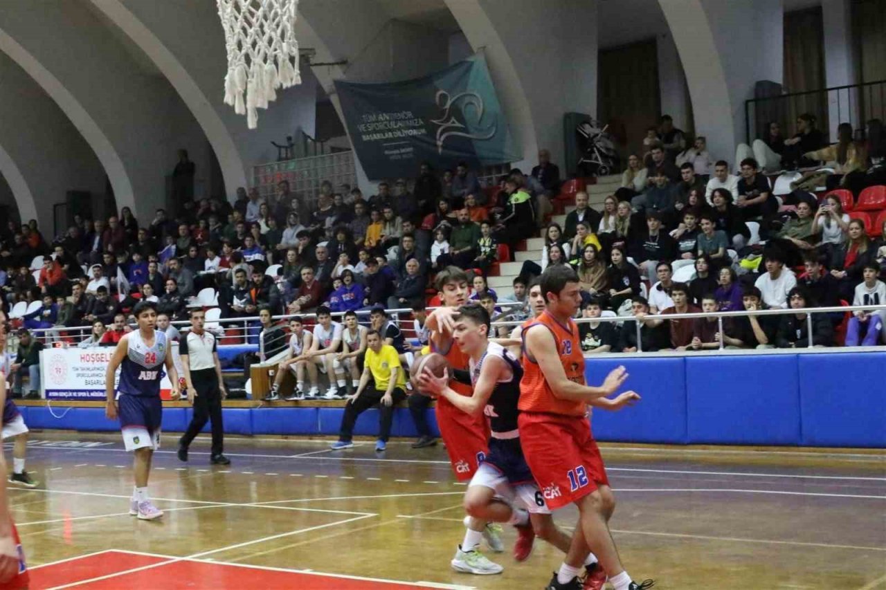 Aydın’da Erkekler U16 Basketbol Turnuvası’nın şampiyonu belli oldu