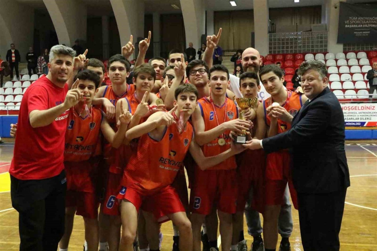 Aydın’da Erkekler U16 Basketbol Turnuvası’nın şampiyonu belli oldu