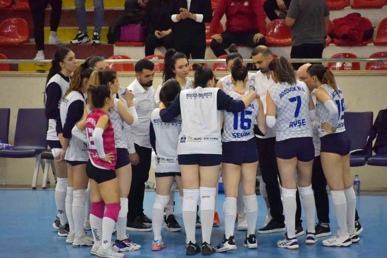 ’Bizim Kızlar’ yarı finalde