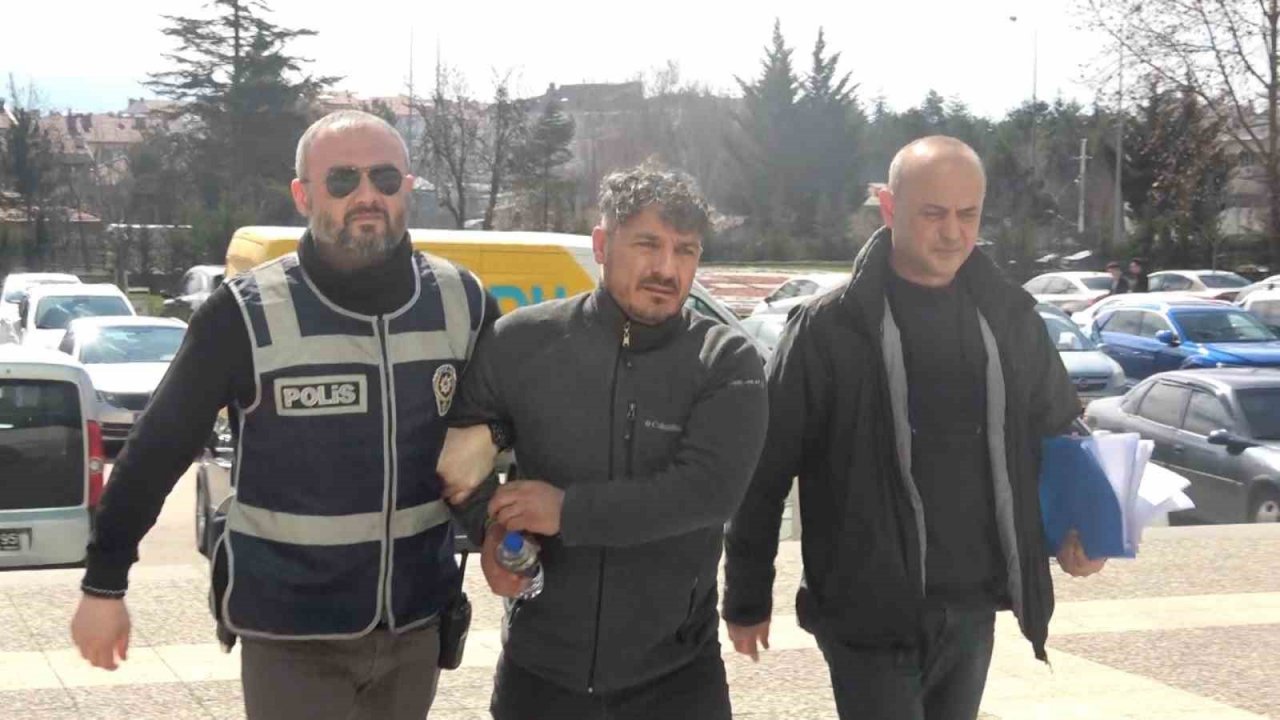 Motosiklet satış bayisinde 2 kişiyi yaralayan şüpheli adliyede