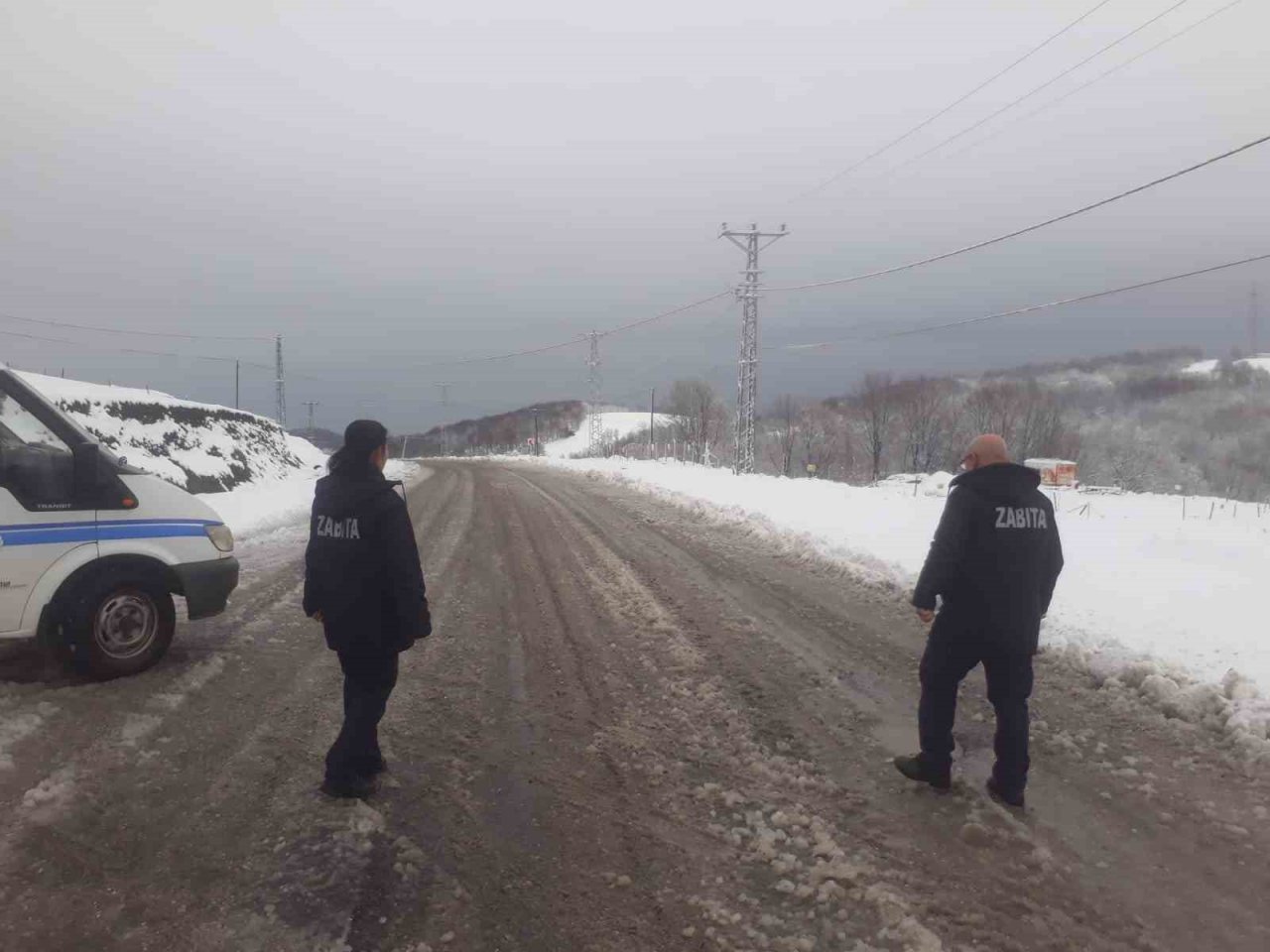 Canik Belediyesi ekiplerinden kar yağışına anında müdahale