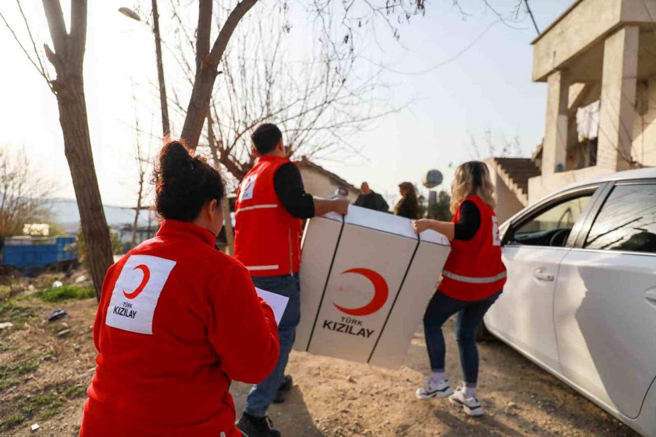Tıp Bayramı’nda Kızılay hekimleri afet bölgesinde