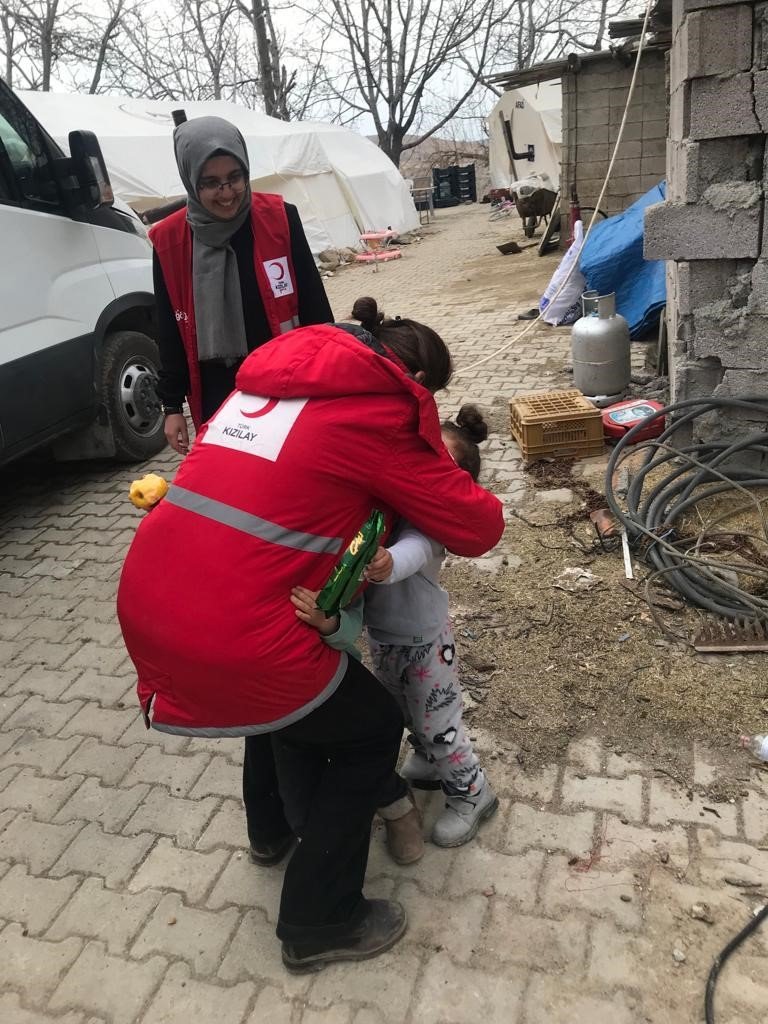 Tıp Bayramı’nda Kızılay hekimleri afet bölgesinde