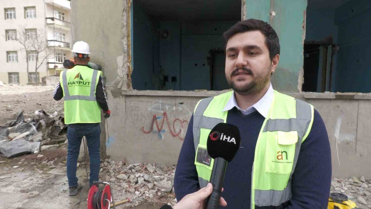 İnşaat Yüksek Mühendisi Çakırcıoğlu, “Binanın hasarlı olup olmadığını anlamak için her şartta karot alınması gereklidir”