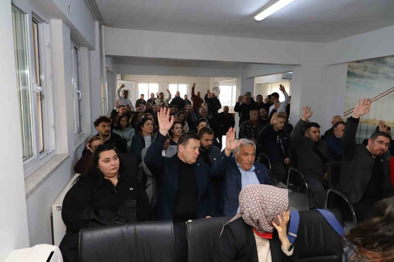 Olağanüstü Genel Kurulda Önal güven tazeledi