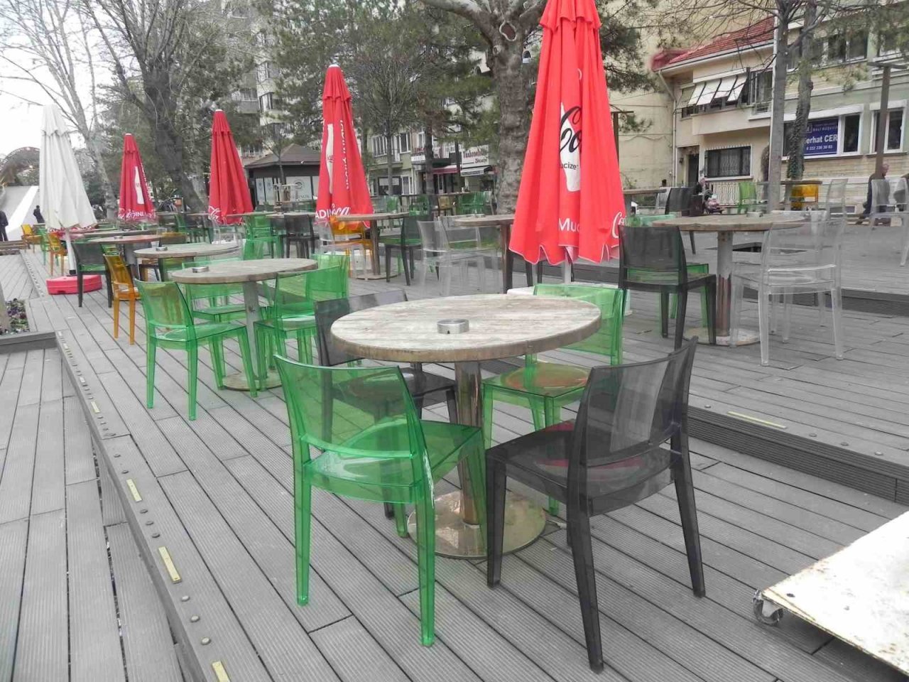 Havalar soğudu çay bahçeleri boş kaldı