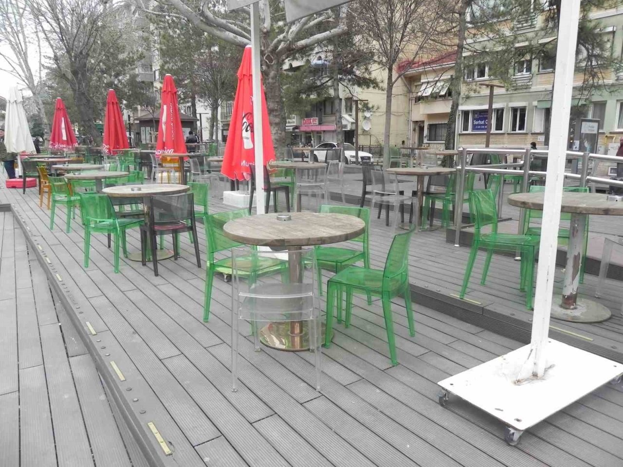 Havalar soğudu çay bahçeleri boş kaldı