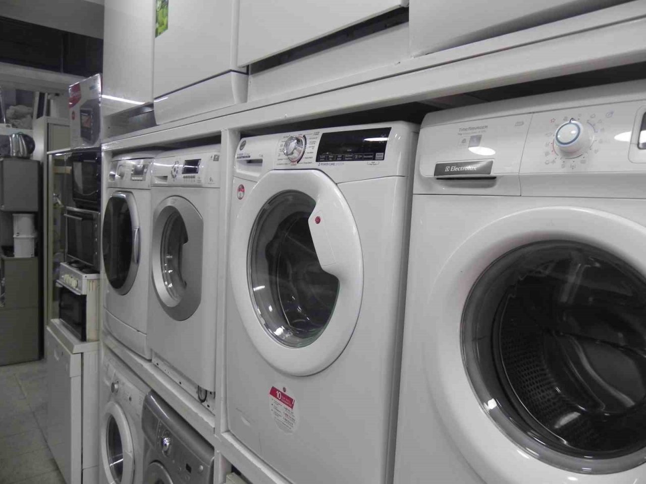 Eskişehir’de depremzedelere ücretsiz ikinci el eşya