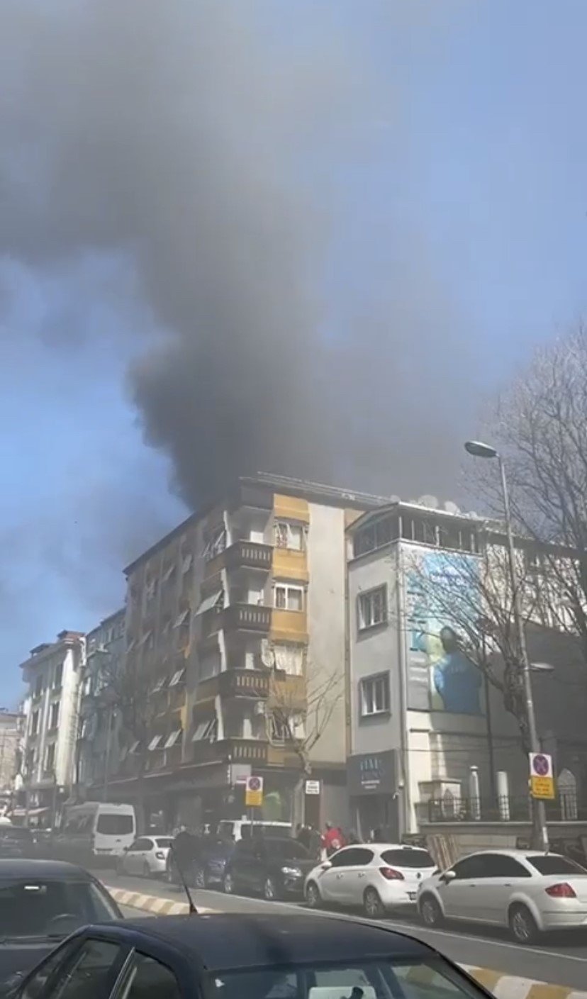 Fatih’te Kur’an kursunda yangın: 4 kişi dumandan etkilendi