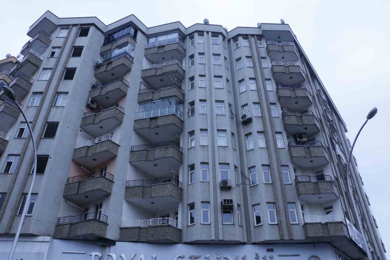 Serin-1 Apartmanı sakinlerinden ’eşya tahliyesi’ çağrısı