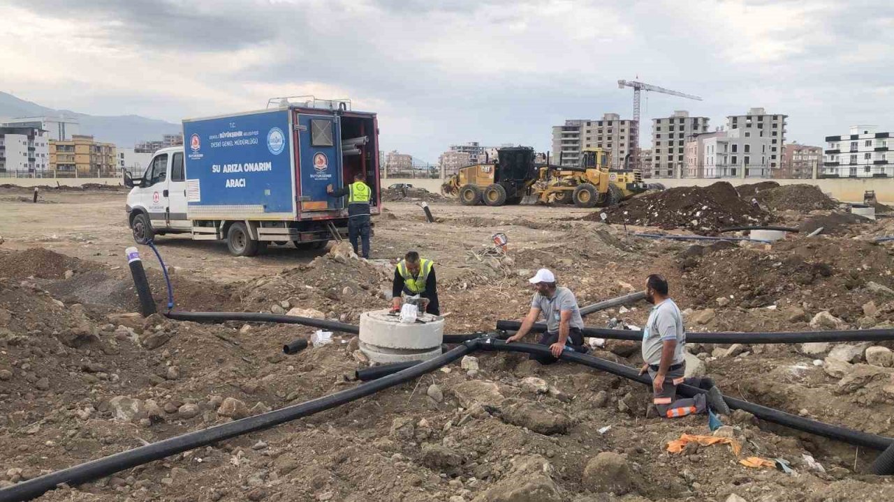 Denizli Büyükşehir depremin yaralarını sarmaya devam ediyor