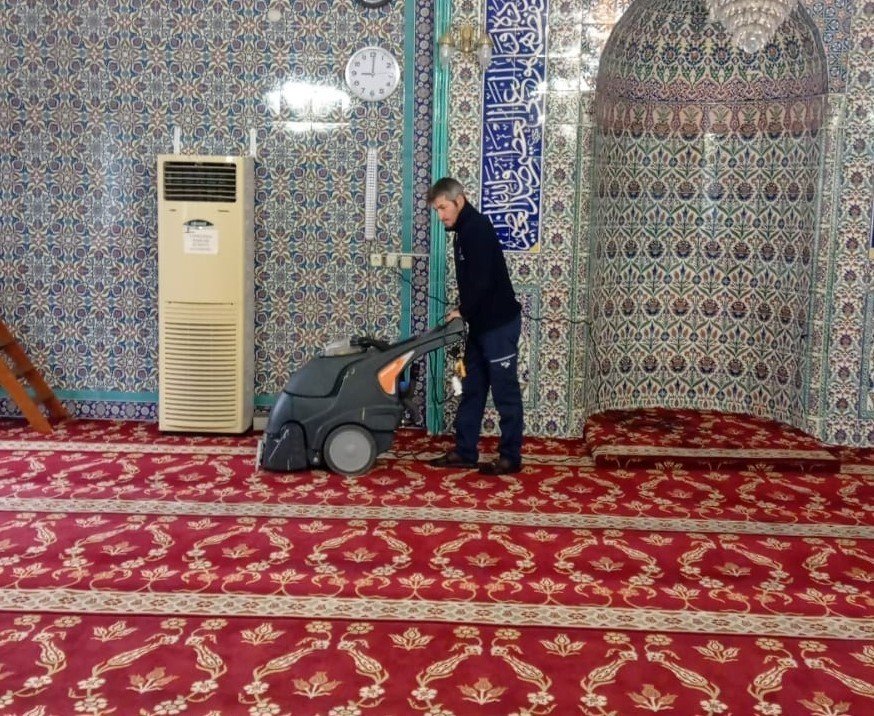 Camilerde Ramazan hazırlığı