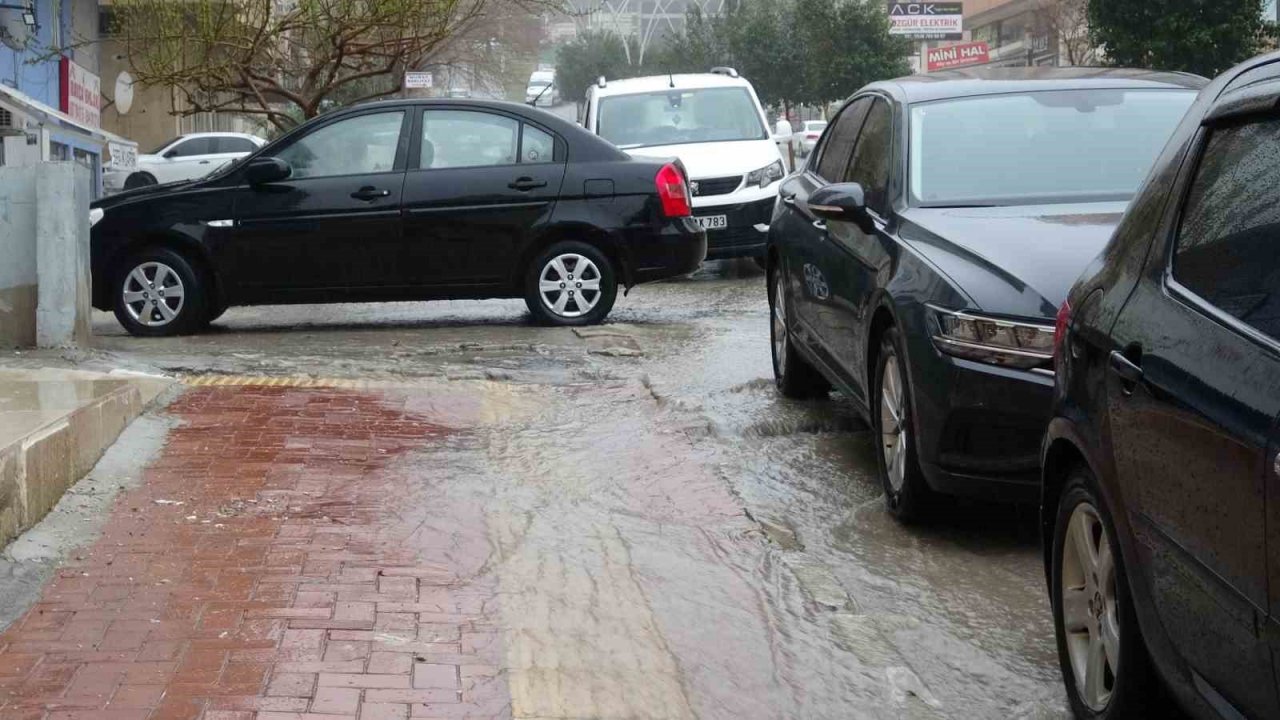 Mardin’de sağanak yağış etkili oldu