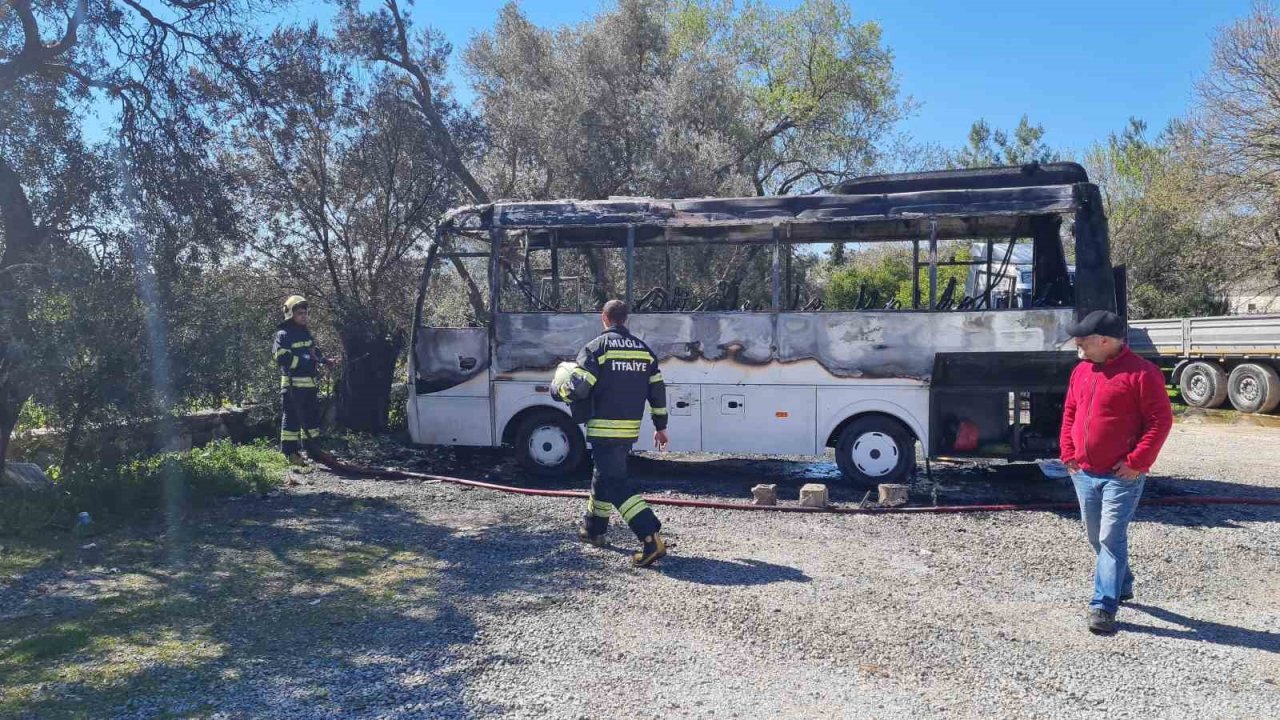 Okul servisi alev alev yandı