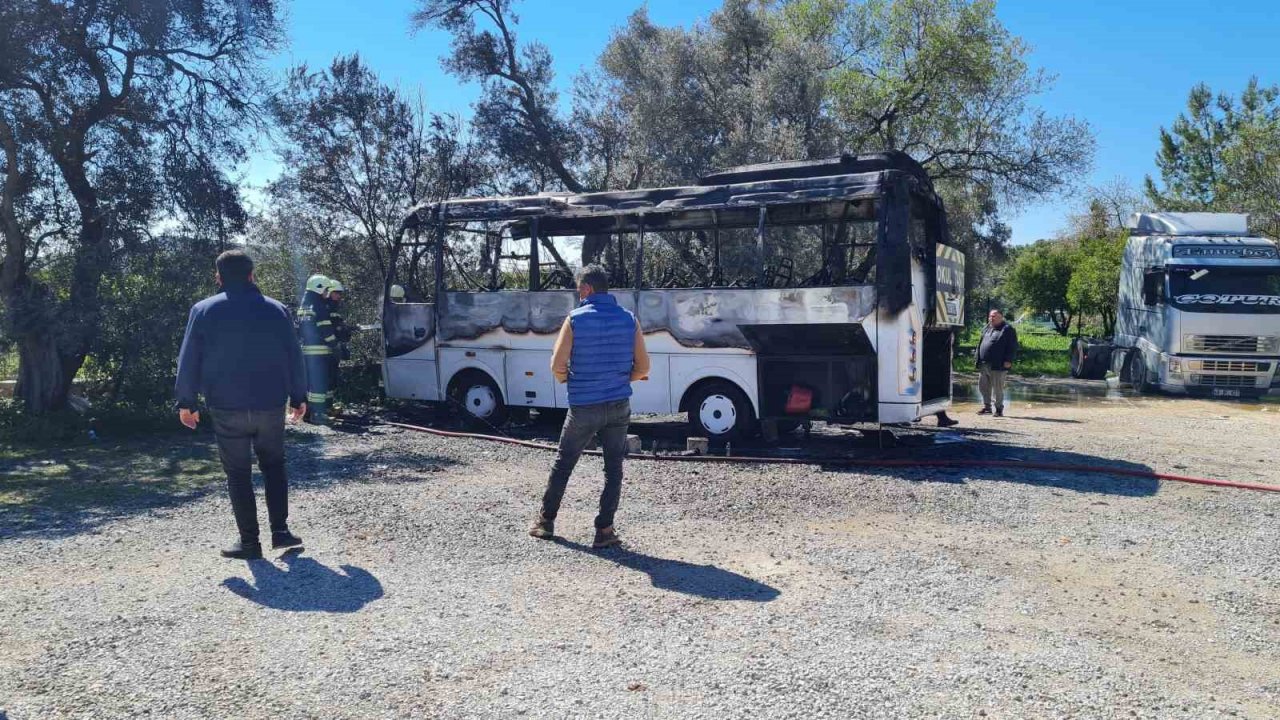 Okul servisi alev alev yandı