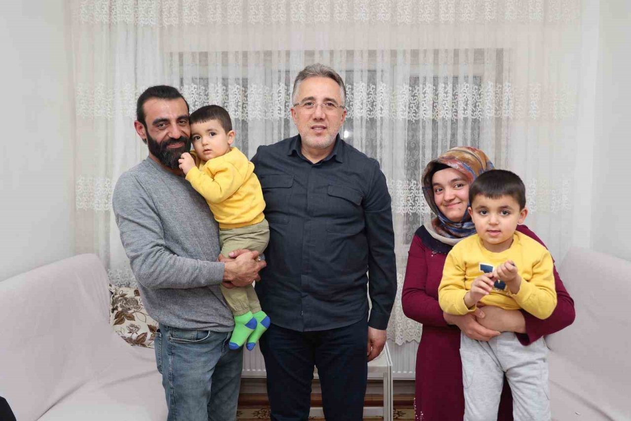 Başkan Savran ev ziyaretlerine devam ediyor