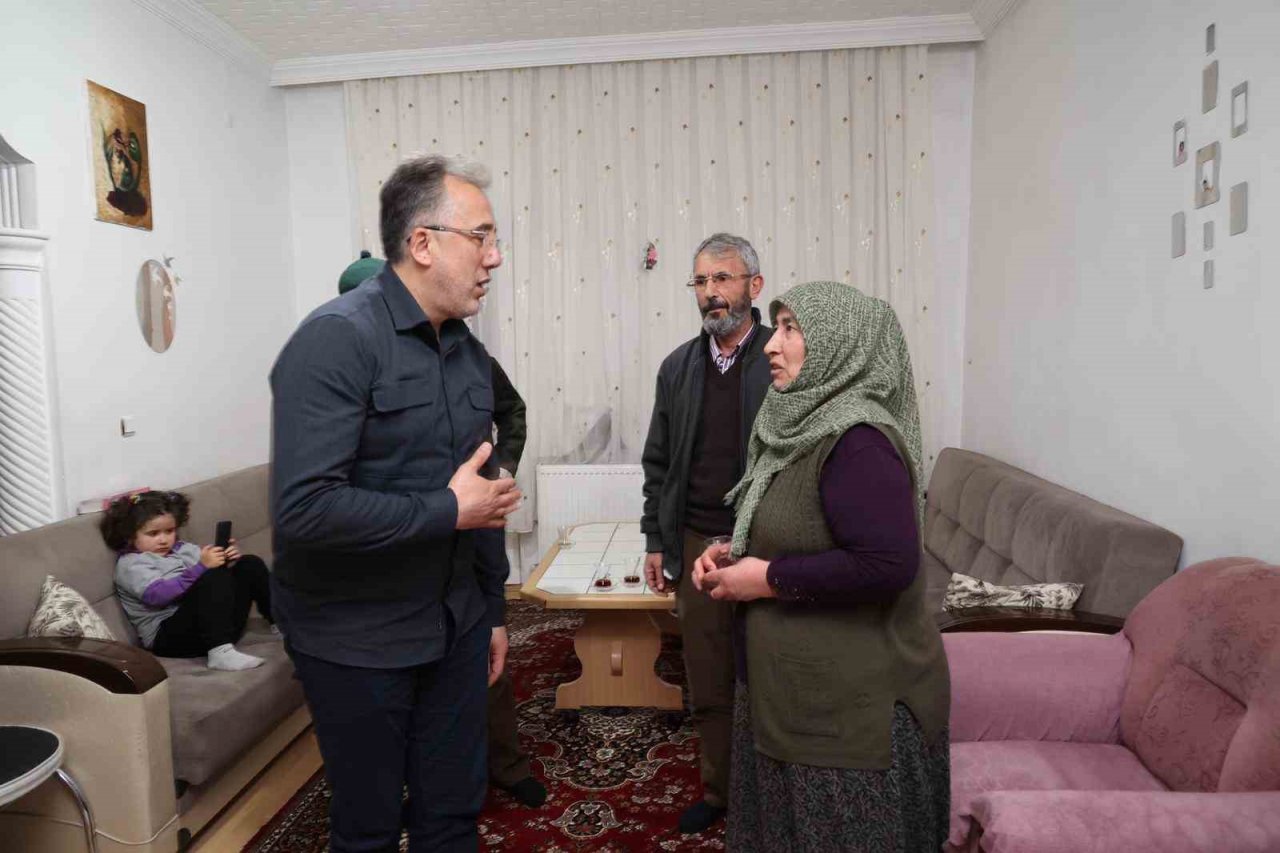 Başkan Savran ev ziyaretlerine devam ediyor