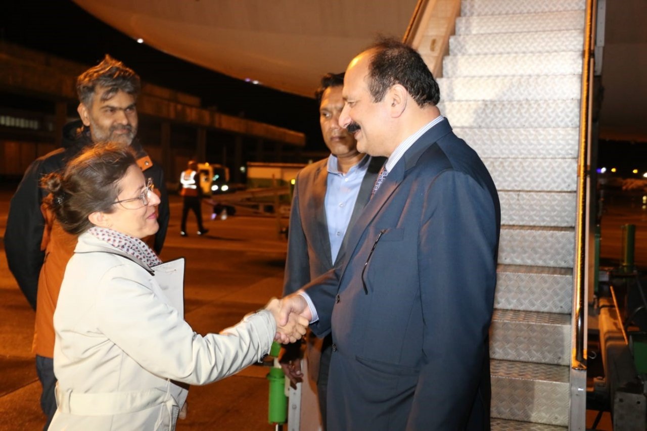 Dost ve kardeş ülke Pakistan yara sarmaya devam ediyor