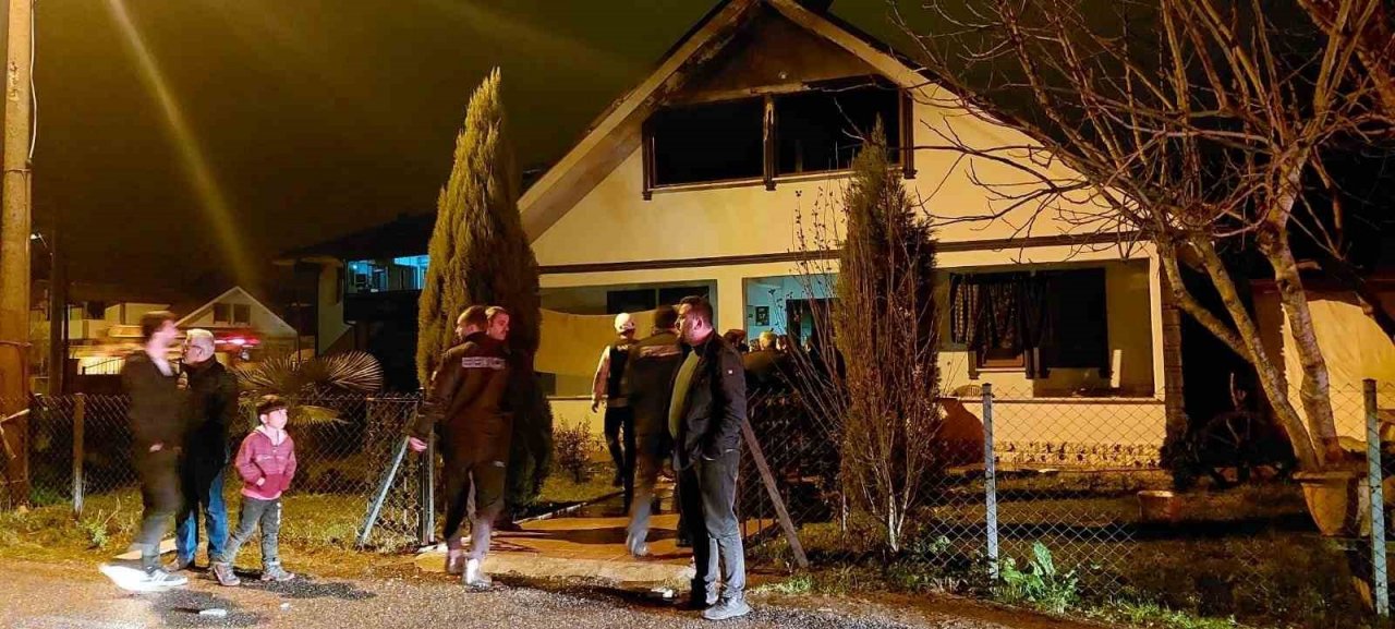 Sakarya’da evde çıkan yangın paniğe sebep oldu