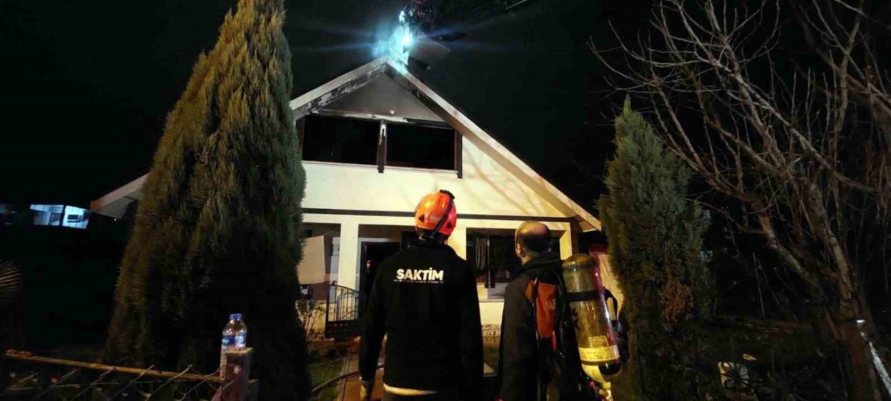 Sakarya’da evde çıkan yangın paniğe sebep oldu
