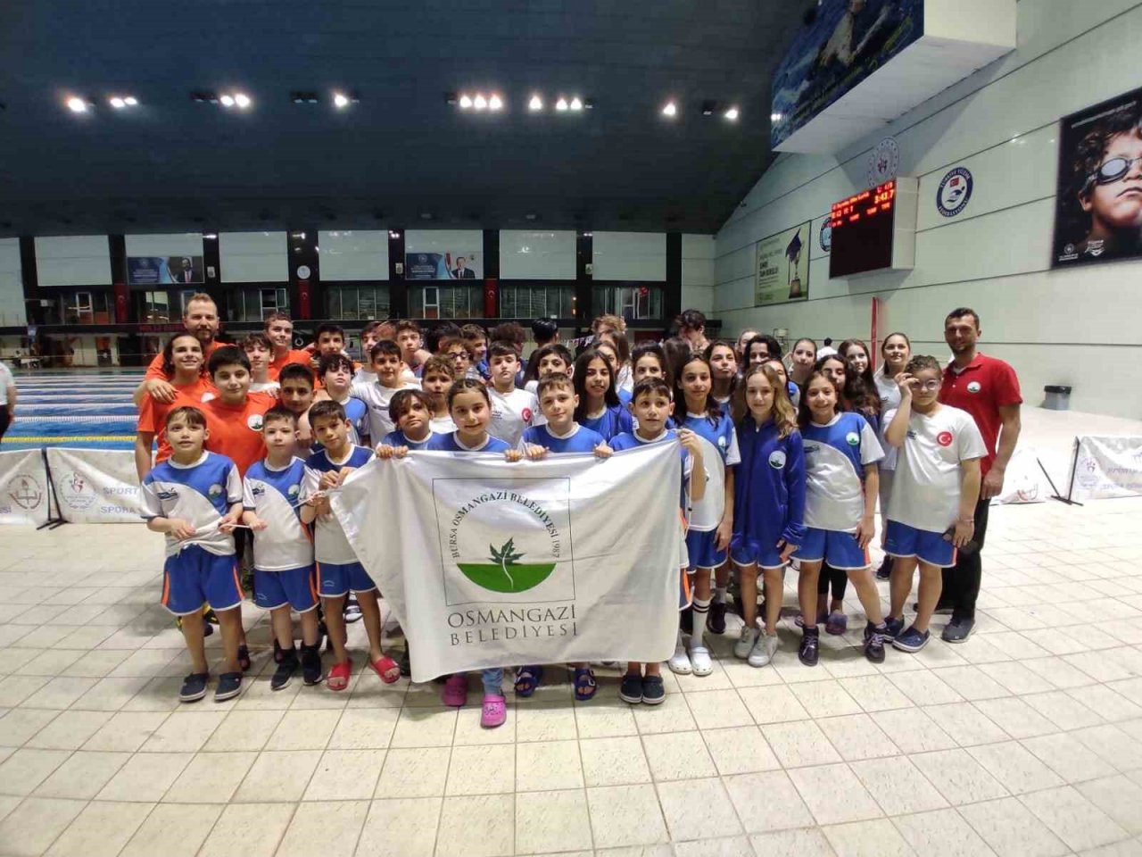 Genç kulaçlar yüzme sporunun geleceğine ışık saçtı