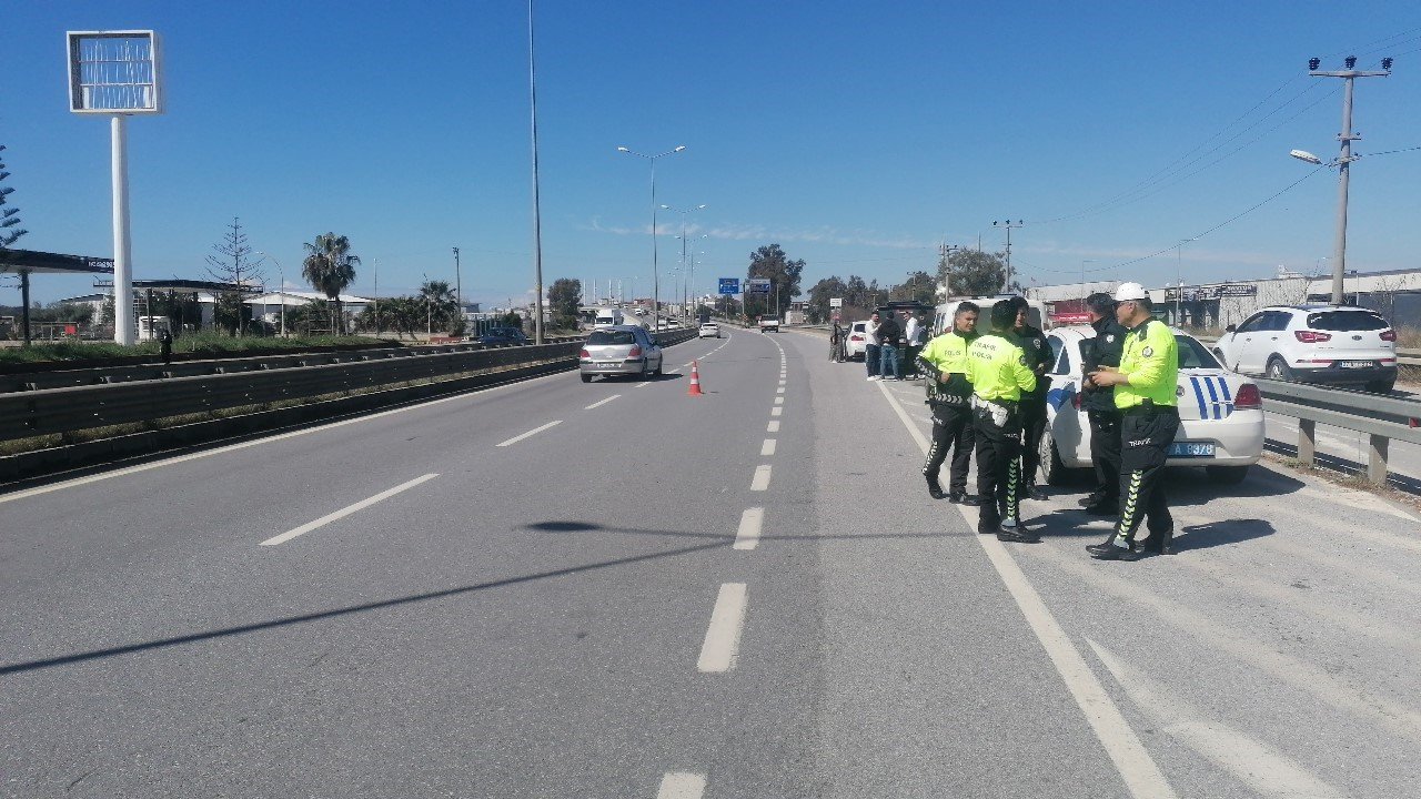 Alkollü araç kullanmaktan ehliyetini kaptıran sürücü polise yakalandı