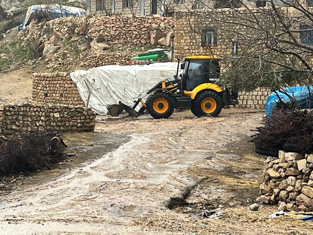 Artuklu Belediyesi ekipleri yağmur mesaisinde