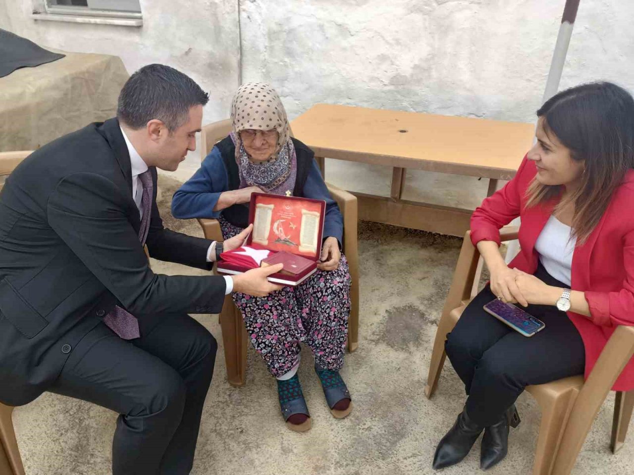 Müdür Turan İncirliova ve Koçarlı’da vatandaşlarla buluştu