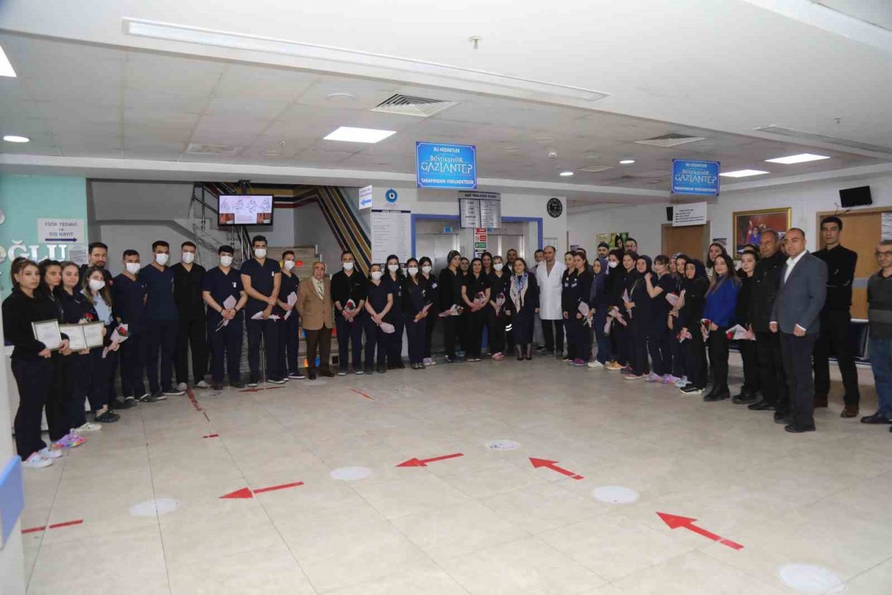 Şahin, fedakar hemşireleri ziyaret etti