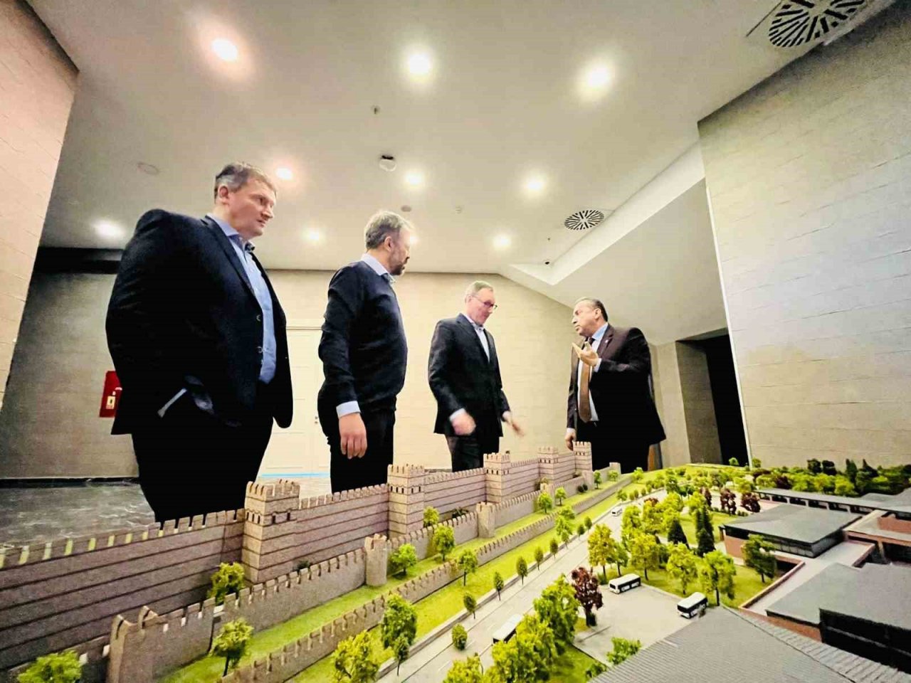 Basketbol Şampiyonlar Ligi yöneticilerinden TBF’ye ziyaret