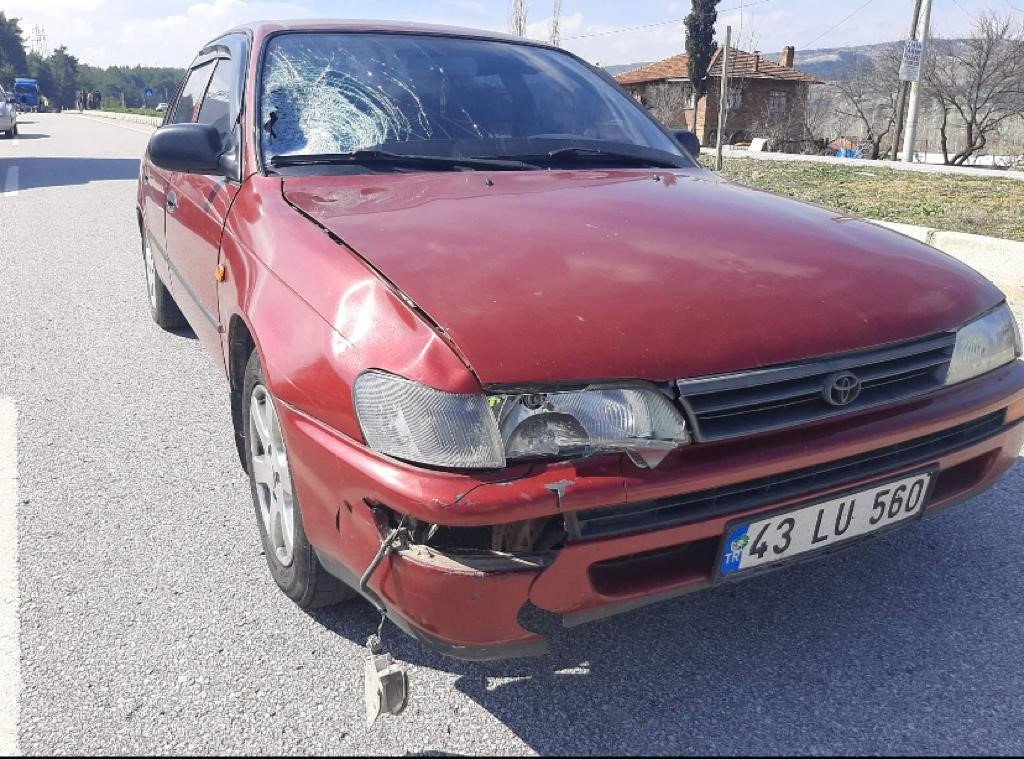 Kütahya Gediz’de otomobilin çarptığı yaya hayatını kaybetti