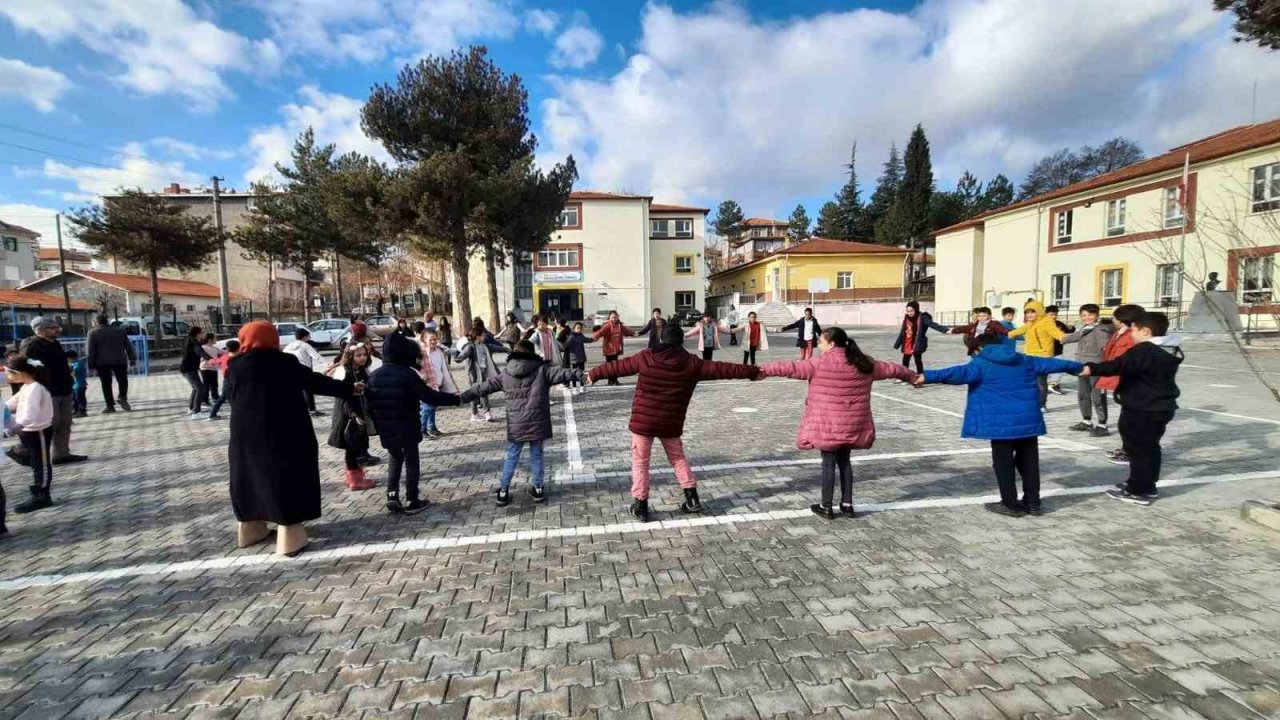 Hisarcık Cumhuriyet İlkokulu’nda deprem tatbikatı