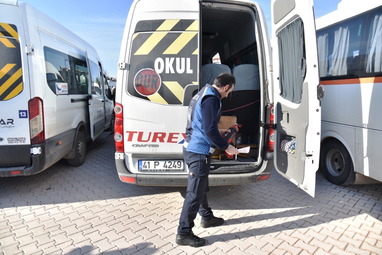 Kartepe’de öğrenci servisleri denetlendi