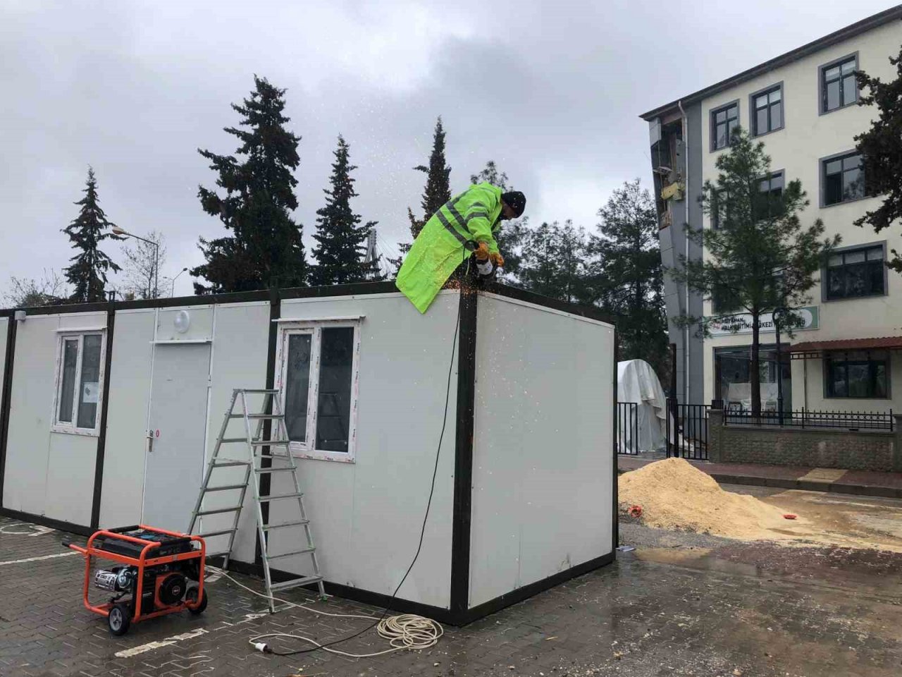 Adıyaman esnafına Melikgazi’nin yardım eli uzanıyor