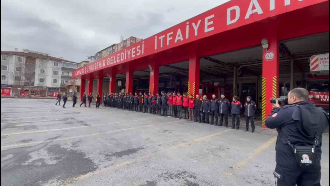 Kayseri Büyükşehir İtfaiyesi şimdi de sel bölgesinde