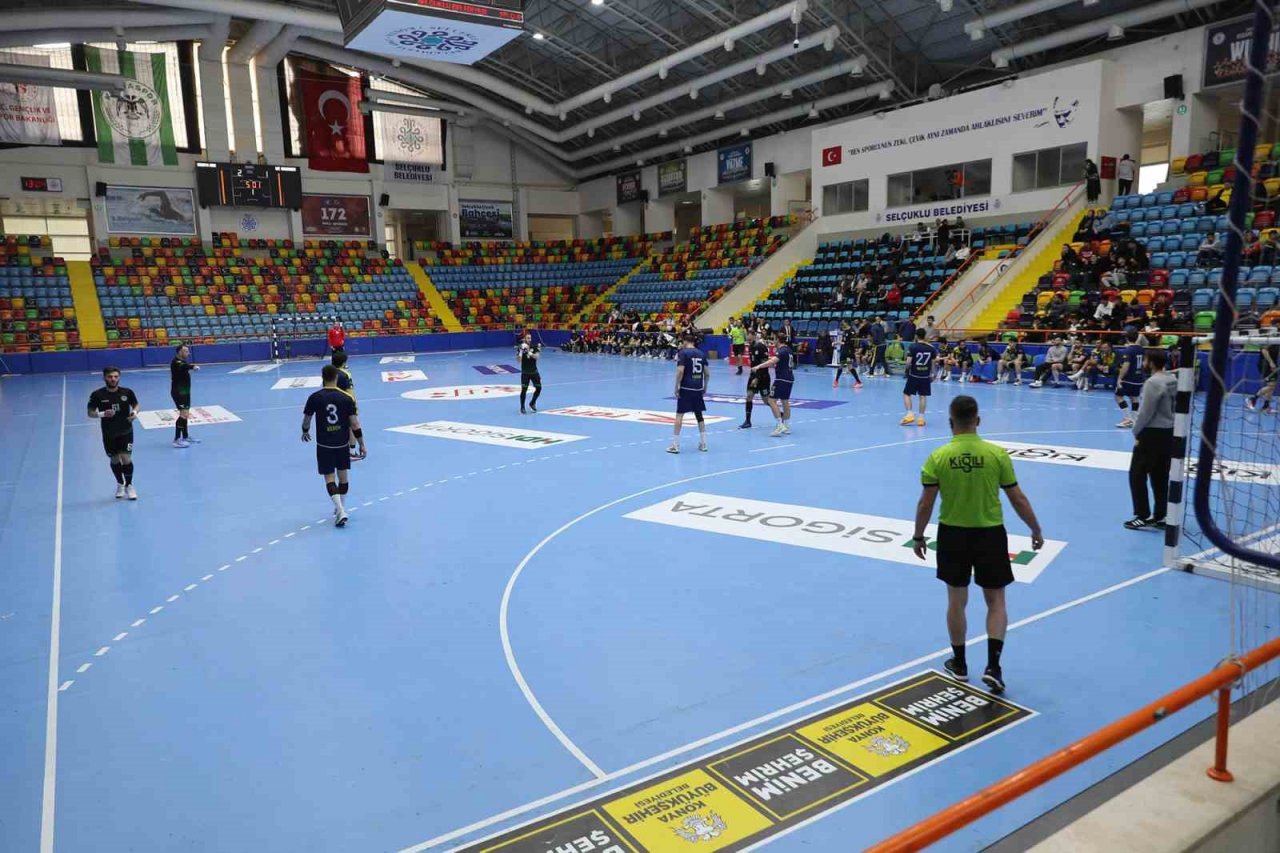 Sakarya Büyükşehir Hentbol takımı yarı finalde
