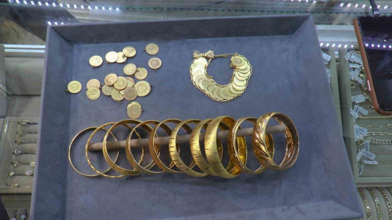 Nakitler altına, altınlar ‘bilekliğe’