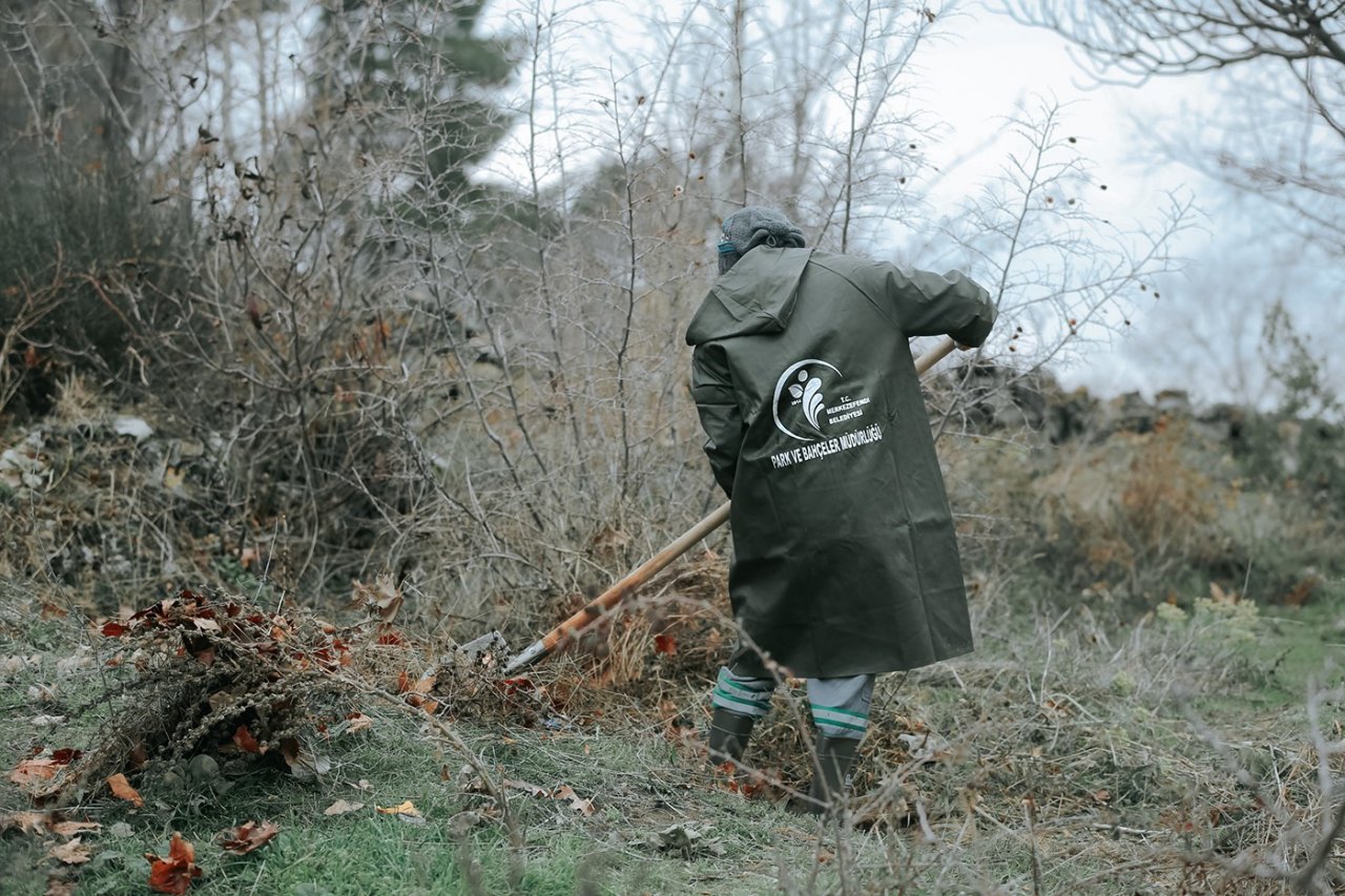 Merkezefendi’de tarımsal sulama kanalları temizleniyor