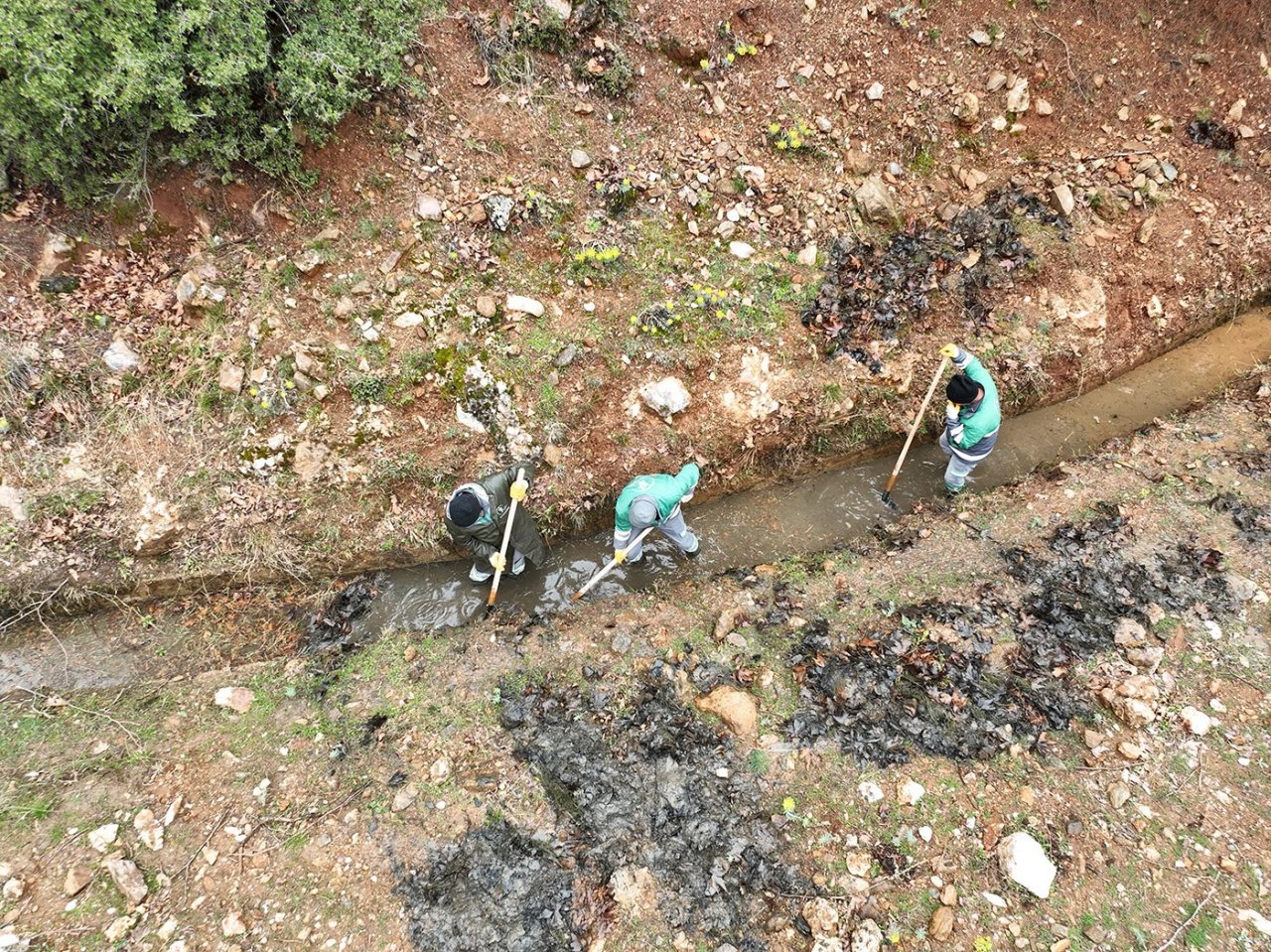 Merkezefendi’de tarımsal sulama kanalları temizleniyor