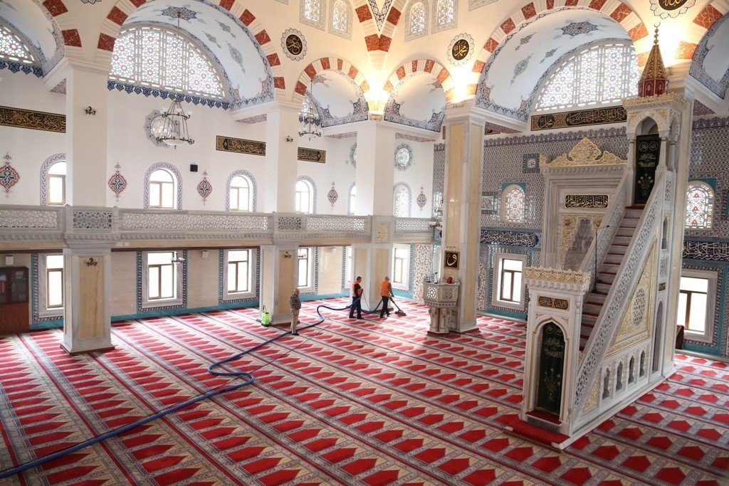 Nilüfer’deki ibadethanelerde temizlik zamanı
