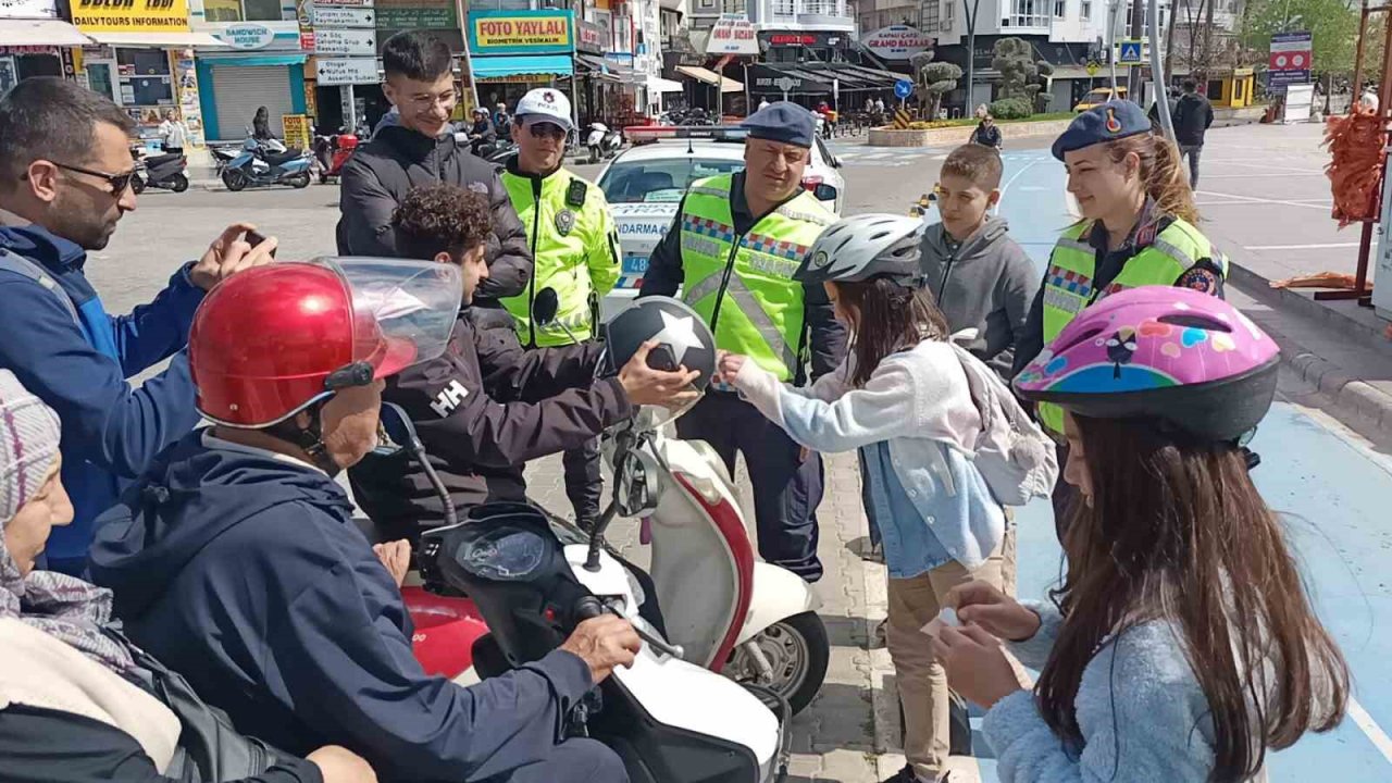 Öğrencilerden ‘Hayatı kafana tak güvenli yaşamaya bak ‘ projesi