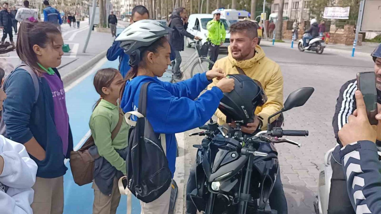 Öğrencilerden ‘Hayatı kafana tak güvenli yaşamaya bak ‘ projesi