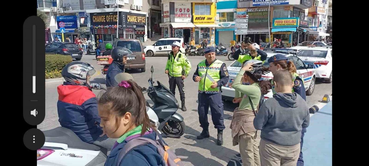 Öğrencilerden ‘Hayatı kafana tak güvenli yaşamaya bak ‘ projesi