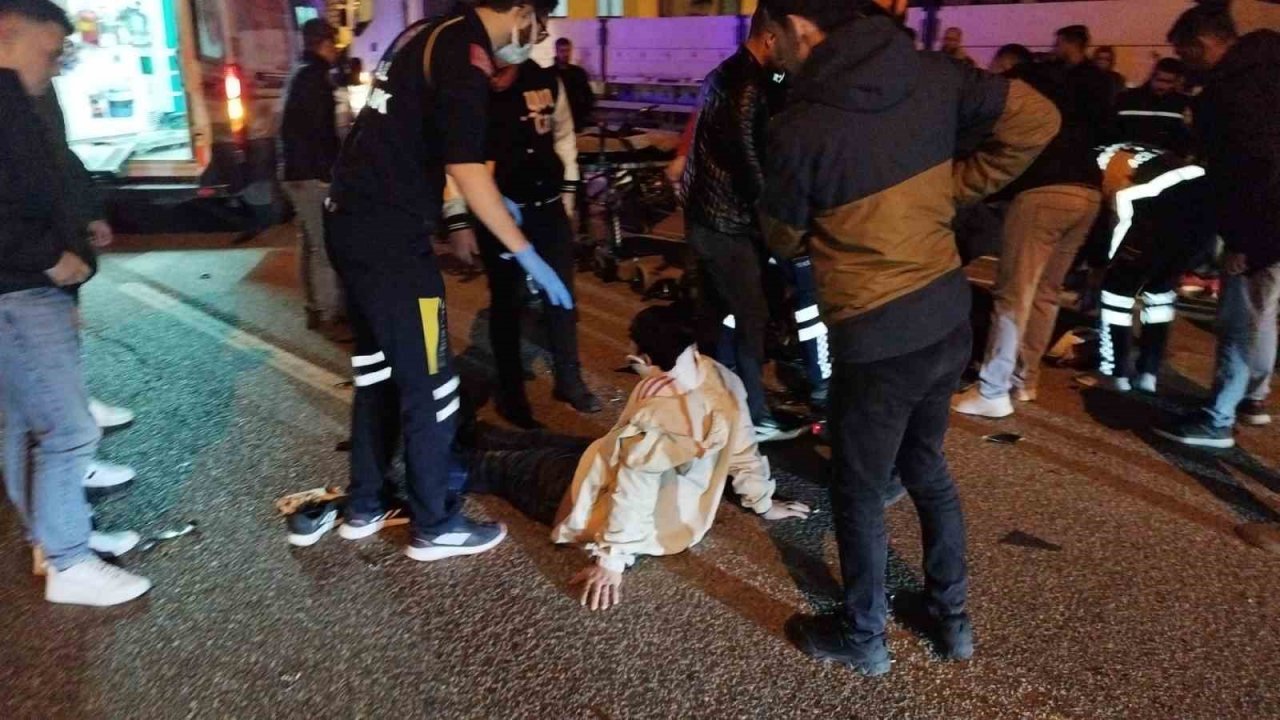 İki motosiklet kafa kafaya çarpıştı: 2 yaralı