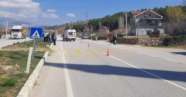Kütahya Gediz’de otomobilin çarptığı yaya hayatını kaybetti
