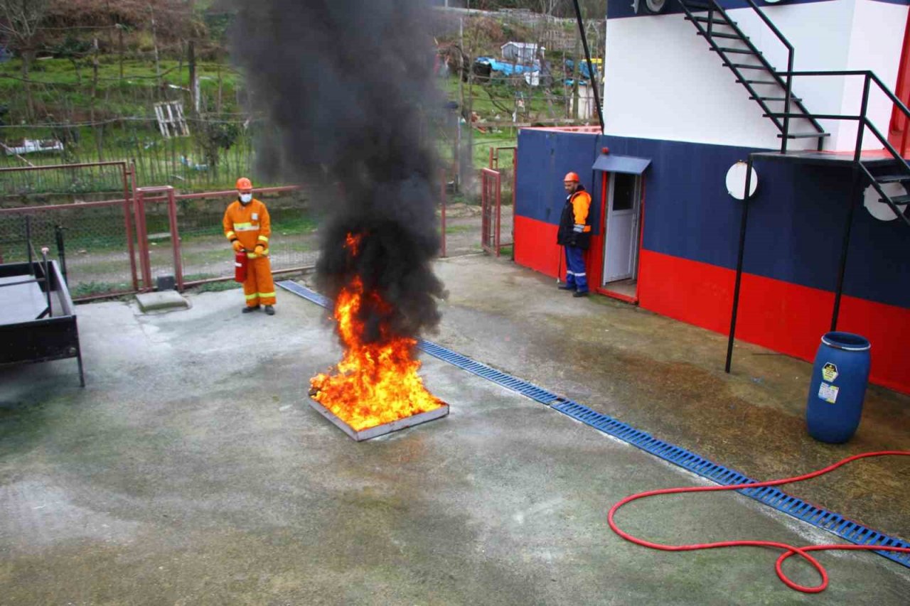 Midyeden yangın söndürücü toz ürettiler