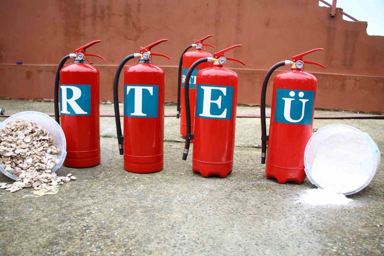 Midyeden yangın söndürücü toz ürettiler